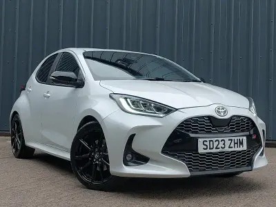 Used Toyota Yaris Sport 116 HP (85 kW) 2023 White Hatchback