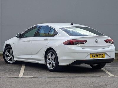 Used Vauxhall Insignia Sport 140 HP (102 kW) 2019 White Hatchback