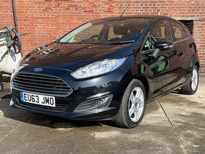 Używany Ford Fiesta Zetec 100 KM (73 kW) 2013 Czarny Hatchback