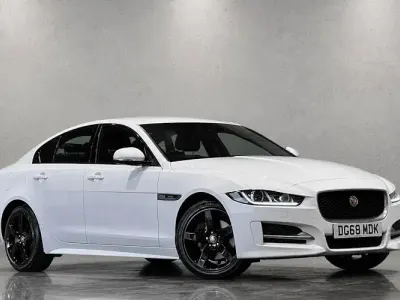 Used Jaguar XE R-Sport 180 HP (132 kW) 2018 White Sedan