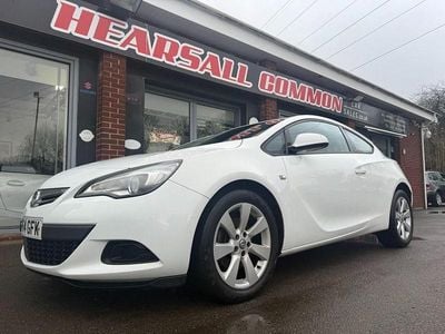 Used Vauxhall Astra GTC Sport 140 HP (102 kW) 2015 White Coupe