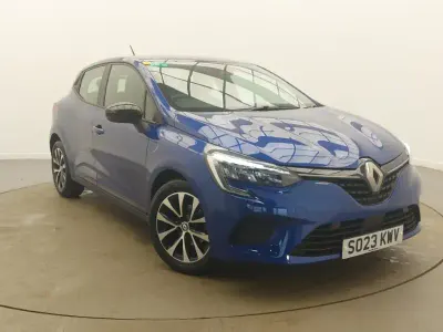 Używany Renault Clio V Evolution 90 KM (66 kW) 2023 Niebieski Hatchback