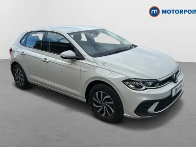 Begagnad VW Polo Life 2024 Grå Halvkombi