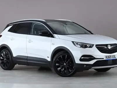 Used Vauxhall Grandland X Elite 300 HP (220 kW) 2020 White SUV