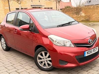 Used Toyota Yaris 99 HP (72 kW) 2012 Red Hatchback