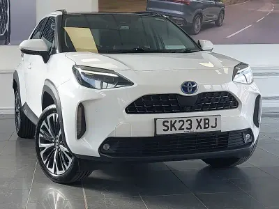 Usado Toyota Yaris Hybrid 116 CV (85 kW) 2023 Blanco Familiar