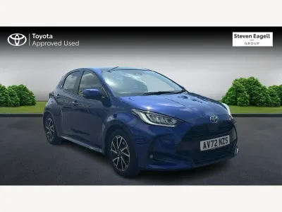 Used Toyota Yaris Design 91 HP (66 kW) 2022 Blue Hatchback