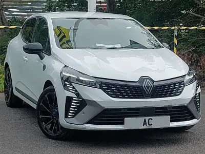 New Renault Clio Iconic Esprit Alpine 143 HP (105 kW) 2026 Solid  glacier white Hatchback