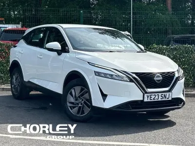 Begagnad Nissan Qashqai Acenta Premium 140 HK (102 kW) 2023 Vit SUV