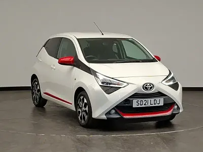 Used Toyota Aygo Trend 72 HP (52 kW) 2021 White Hatchback
