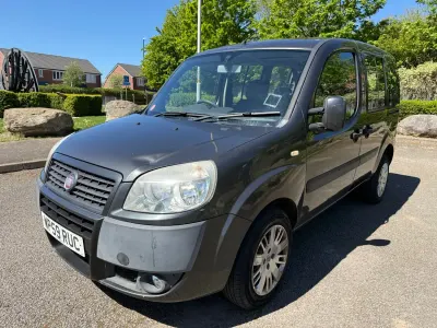 Używany Fiat Doblò Family 120 KM (88 kW) 2009 Szary Minivan