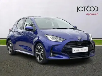 Used Toyota Yaris Hybrid Design 113 HP (83 kW) 2024 Blue Hatchback