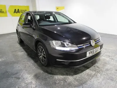Używany VW Golf VII SE 130 KM (95 kW) 2018 Czarny Hatchback