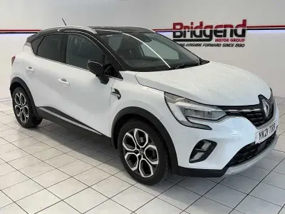Used Renault Captur Version S 89 HP (65 kW) 2021 White/black SUV