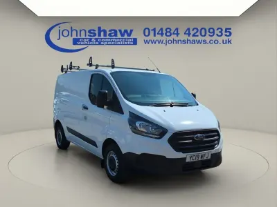 Used Ford Transit Custom 105 HP (77 kW) 2019 White Van
