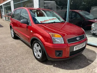 Used Ford Fusion Zetec 101 HP (74 kW) 2009 Red Hatchback