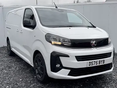 Nouă Vauxhall Vivaro S 120 CP (88 kW) 2025 Alb Monovolum