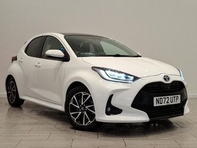 Used Toyota Yaris Hybrid Design 116 HP (85 kW) 2023 White Hatchback