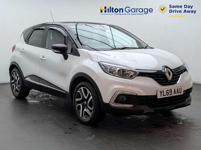 Used Renault Captur Iconic 90 HP (66 kW) 2019 White and black SUV