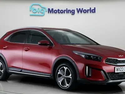 Usado Kia XCeed 141 HP (103 kW) 2023 Vermelho SUV
