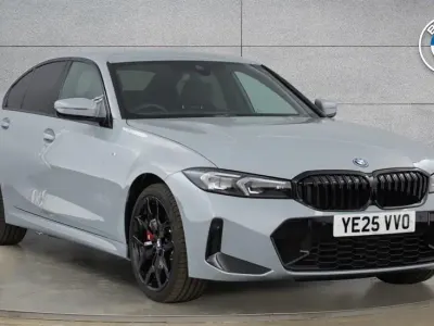Novo BMW 330e M Sport 288 HP (211 kW) 2025 Cinzento