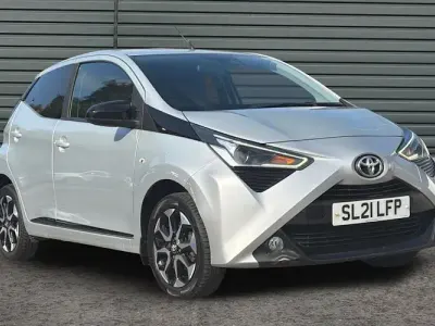 Used Toyota Aygo Trend 72 HP (52 kW) 2021 Silver Hatchback