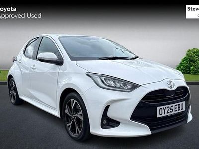 Usado Toyota Yaris Hybrid Design 116 HP (85 kW) 2026 Citadino