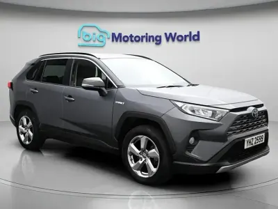 Second-hand Toyota RAV4 Hybrid Design 218 CP (160 kW) 2021 Gri SUV