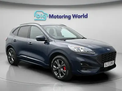 Usado Ford Kuga ST-Line 225 HP (165 kW) 2022 Azul SUV