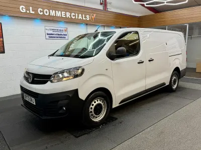 Used Vauxhall Vivaro S 100 HP (73 kW) 2022 White MPV