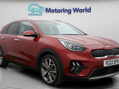 Usado Kia Niro 141 HP (103 kW) 2022 Vermelho SUV