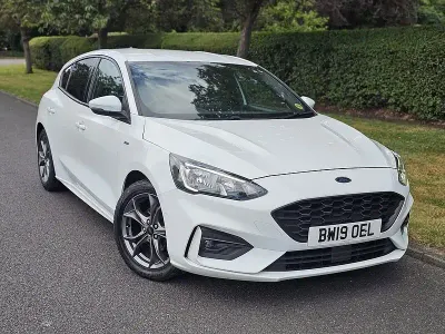 Used Ford Focus ST-Line 125 HP (91 kW) 2019 White Hatchback