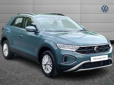 Usado VW T-Roc Life 150 HP (110 kW) 2023 Azul SUV