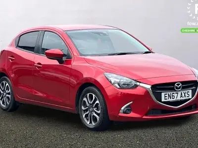 Usado Mazda 2 Inclusive 90 HP (66 kW) 2017 Vermelho Citadino