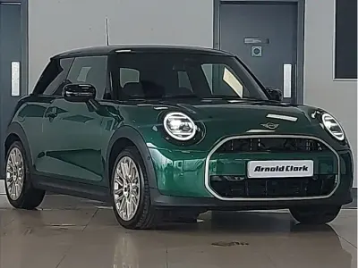 Used Mini Cooper Hatch 156 HP (114 kW) 2024 Green Hatchback