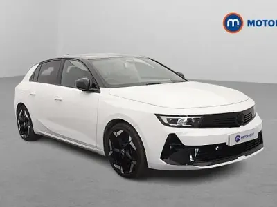 Used Vauxhall Astra GSe 224 HP (164 kW) 2023 White Hatchback