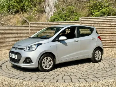 Used Hyundai i10 SE 87 HP (63 kW) 2014 Silver Hatchback