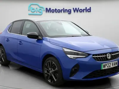 Second-hand Vauxhall Corsa-e Elite 100 kW (136 CP) 2022 Albastru Hatchback