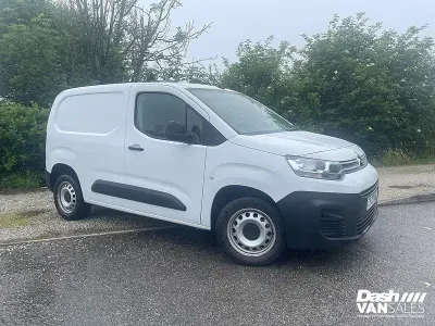 Used Citroën Berlingo 100 HP (73 kW) 2023 Icy white MPV