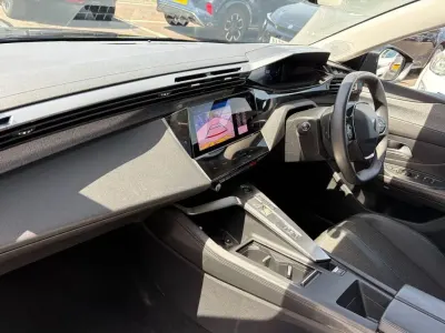Used Peugeot 308 Allure Premium 129 HP (94 kW) 2022 Black Hatchback