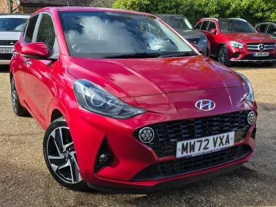 Used Hyundai i10 Premium 67 HP (49 kW) 2023 Red Hatchback