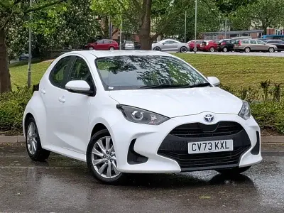Used Toyota Yaris Hybrid 116 HP (85 kW) 2023 White Hatchback