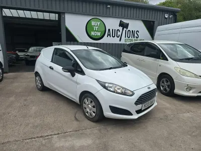 Usado Ford Fiesta 95 HP (69 kW) 2013 Branco Van