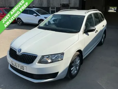 Begagnad Skoda Octavia 110 HK (80 kW) 2016 Vit Kombi
