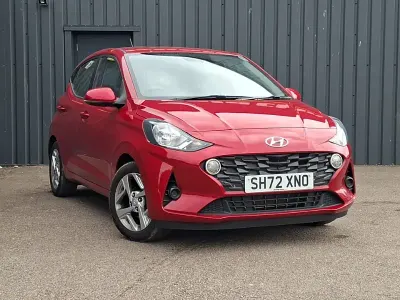Used Hyundai i10 SE 84 HP (61 kW) 2023 Red Hatchback