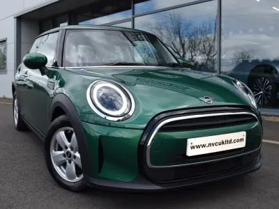 Używany Mini Cooper Classic 2023 Zielony Hatchback