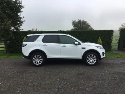 Begagnad Land Rover Discovery Sport SE 180 HK (132 kW) 2016 Vit SUV