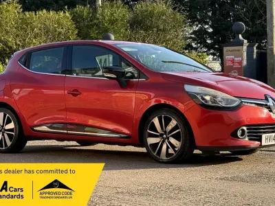 Used Renault Clio Dynamique 90 HP (66 kW) 2014 Red Hatchback