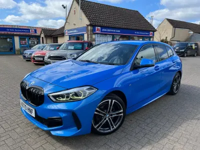 Begagnad BMW 116 M Sport 2020 Blå Halvkombi