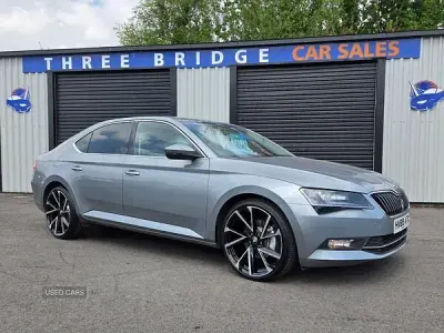 Used Skoda Superb SE L Executive 190 HP (139 kW) 2015 Grey Hatchback